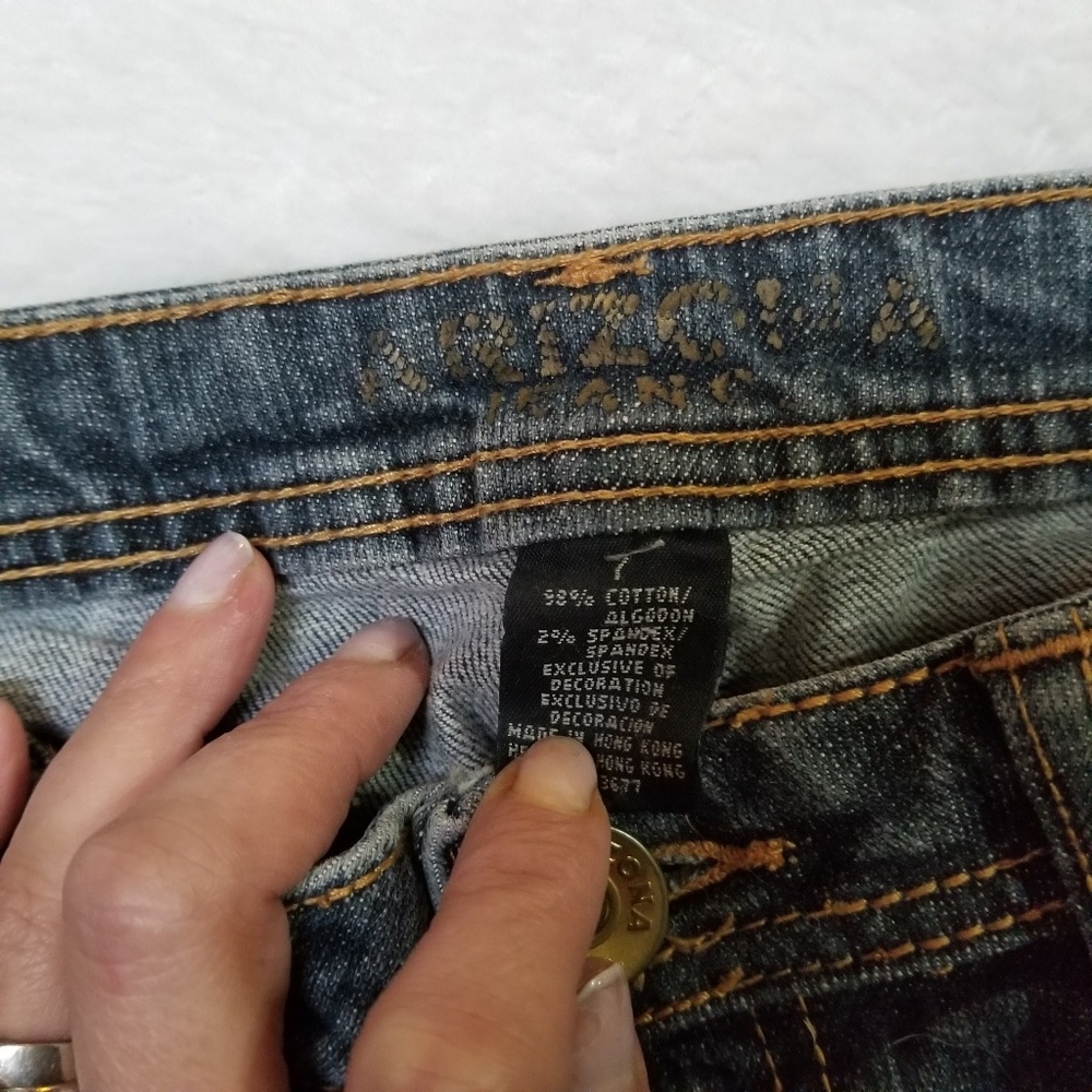 Jeans - Picture 2 of 3